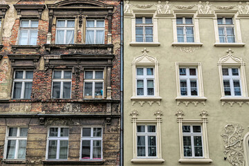 City contrasts in Gdansk. Historic house restoration and renovation