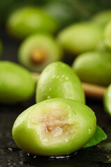 Fresh Green Chaoshan Olives from Minqing - Traditional Sweet Variety with Natural Pit