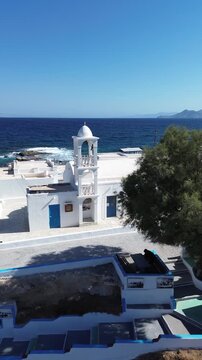 video verticale dell isola di Milos in grecia