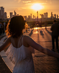 Fototapeta premium London - girl dancing during Sunset