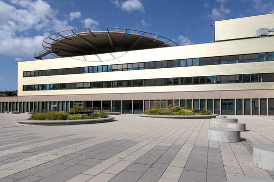 Hubschrauberlandeplatz auf dem Geb&auml;ude der medizinischen und chirurgischen Klinik der Universit&auml;t Heidelberg im Neuenheimer Feld