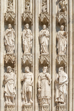 Statues of saint outside Votivkirche