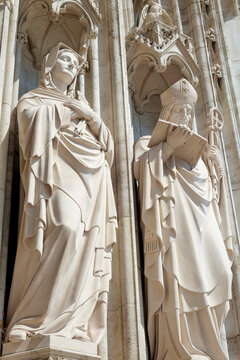 Statues of saint outside Votivkirche