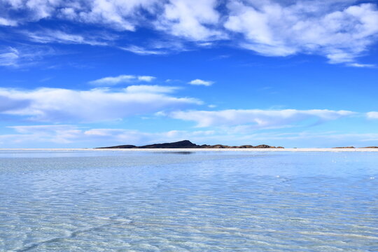 landscape of the Salar de Uyuni, the world's largest salt flat, Bolivia