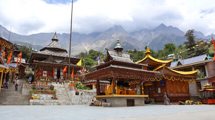 Obraz premium Sceninc View of Shree Bering Nag ji Temple With Mountains in Backdrop, Sangla, Kinnaur, Himachal Pradesh, India.