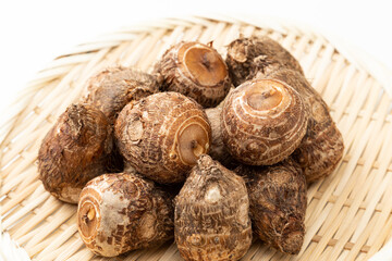 笊に乗った里芋