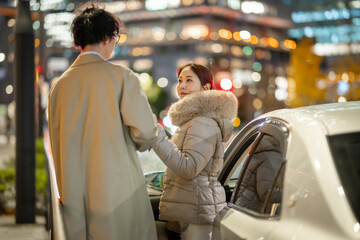 車　カップル　ドライブ