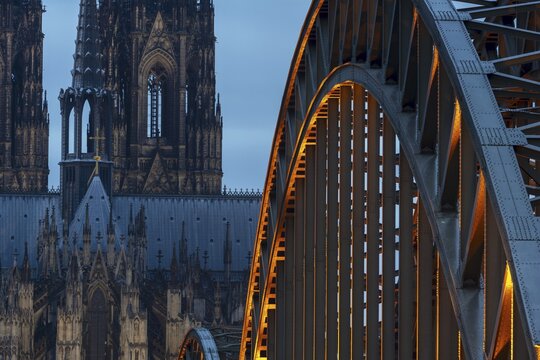 Cologne Cathedral and the Hohenzollern Bridge illuminated with LED lights, Cologne, North Rhine-Westphalia, Germany