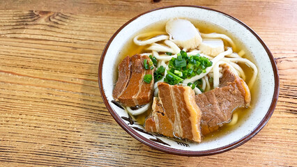 おいしそうな沖縄そば 三枚肉そば 沖縄料理 郷土料理