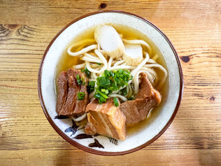 おいしそうな沖縄そば 三枚肉そば 沖縄料理 郷土料理
