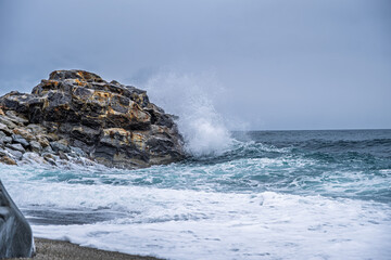【#高知】桂浜の岩場の波しぶき