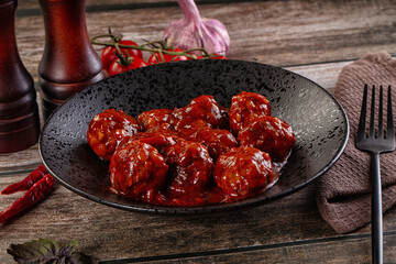 Beef meatballs with tomato sauce