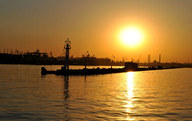 Fototapeta premium sunset in the harbor