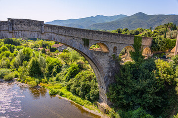 Fototapeta premium Le vieux Pont du Diable de Céret en France