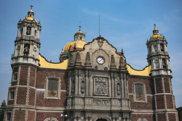 Obraz premium Mexico City, Mexico - January 25, 2025: Detail of the Old Basilica of Guadalupe in the Religious Complex of Tepeyac in Mexico City, Mexico.