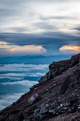 Obraz premium 富士山頂から見える夕陽