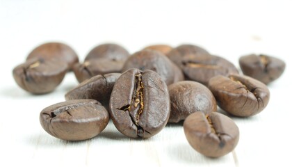 Obraz premium Roasted coffee beans closeup (1)