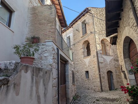Antico centro storico di epoca medievale o rinascimentale in Abruzzo