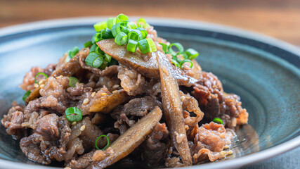 牛肉とごぼうのしぐれ煮