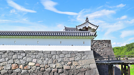 山形城本丸の土塀と石垣　山形県山形市
