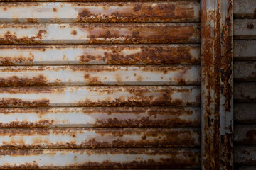 錆びたシャッターの表面