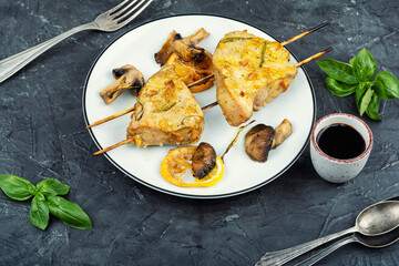 Fish skewers tuna.