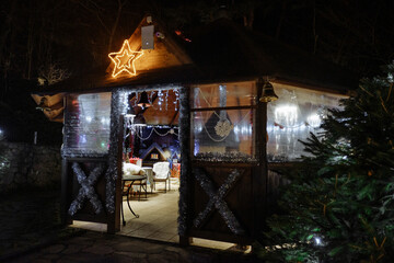 Festive outdoor Christmas scene at night