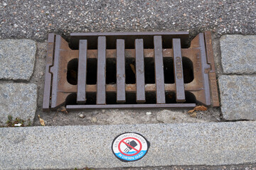 kein Schmutzwasser in diesen Gully