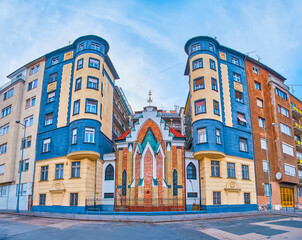 The scenic Frankel Leo Street Synagogue sandwiched between residential houses in Budapest, Hungary