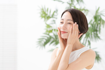 女性　スキンケア ビューティー