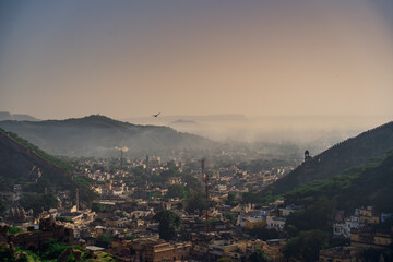 Obraz premium Early morning sunrise view of a ancient city of Jaipur Rajasthan showing its heritage and beauty