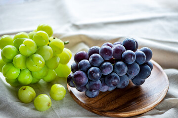 新鮮なピオーネとシャインマスカット
