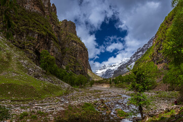 Rupin Pass is a high altitude trek in Himachal Pradesh located at 4650m.Trek is full of diversity from majestic Himalayan ranges to waterfalls, glacial meadows, snow-covered landscapes, lush forests.