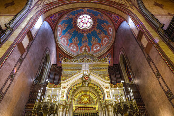 Obraz premium Great synagogue of Budapest, Hungary. Torah ark