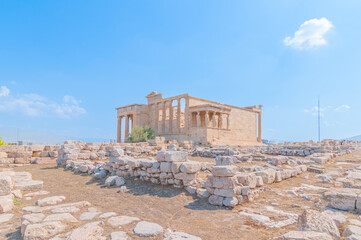 Obraz premium L'Érechthéion, vestiges du site de l'Acropole, à Athènes en Grèce.