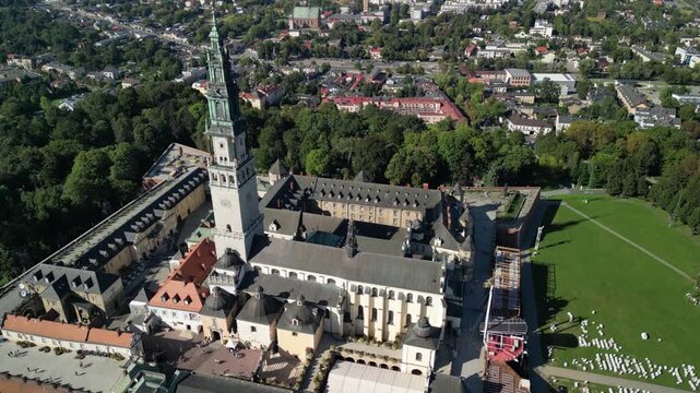 Jasna G&oacute;ra - Częstochowa - Polska - najbardziej znane miejsce kultu religijnego w Polsce nagrane dronem w wysokiej jakości