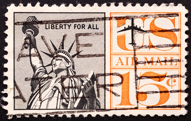 UNITED STATES OF AMERICA - CIRCA 1961.Old vintage cancelled postage stamp printed in the USA circa 1961 depicting the Statue of Liberty.