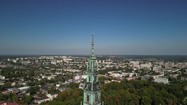 Jasna G&oacute;ra - Częstochowa - Polska - najbardziej znane miejsce kultu religijnego w Polsce nagrane dronem w wysokiej jakości