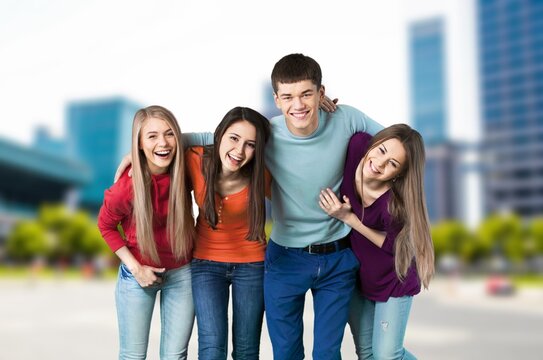 Happy smiling group of school students teenagers