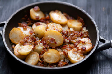 traditional german pan-fried potatoes bratkartoffeln