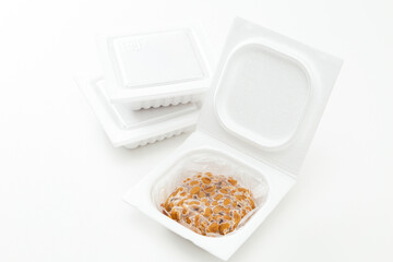 パック入り納豆　白バック