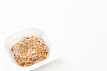 パック入り納豆　白バック