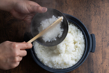 炊き立ての土鍋ご飯　Japanese food