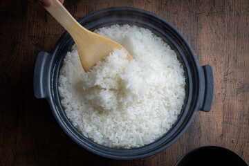 炊き立ての土鍋ご飯　Japanese food