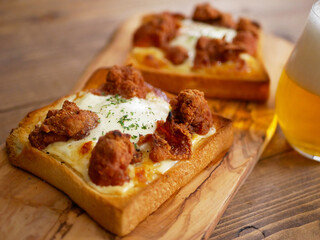 唐揚げトースト
