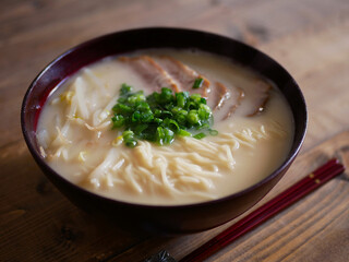 とんこつラーメン