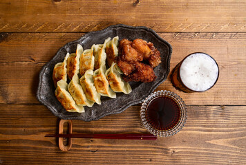 焼き餃子と唐揚げ