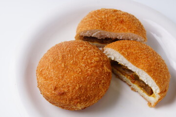 カレーパン　惣菜パン