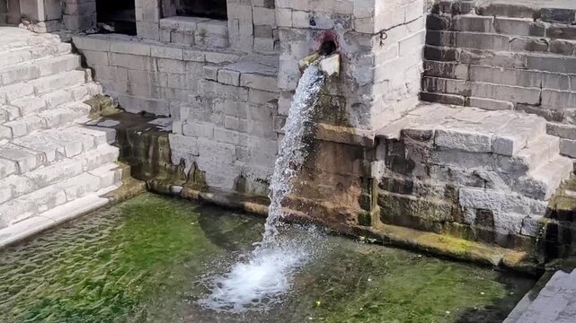Fresh water source at Lonar crater created from meteor, Maharashtra