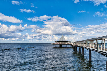 Heringsdorf Seebrücke , Ostsee , Erholung , Urlaub , Ferien , Strand , Blauer Himmel , Sand ,...